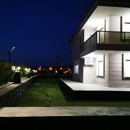 3+1 Uyar , Denize * Çeşme