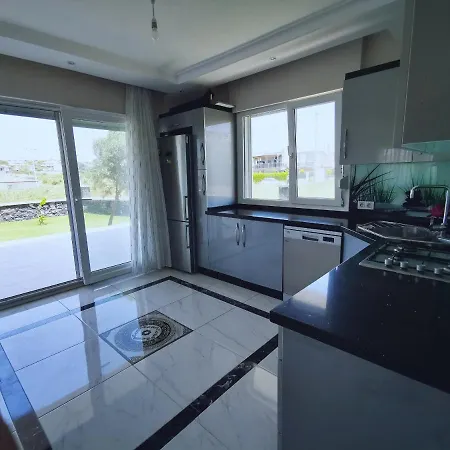 3+1 Uyar , Denize Apartamento Çeşme